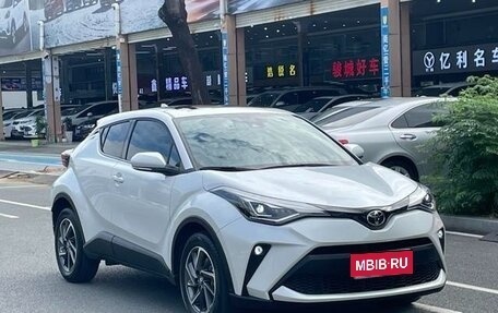 Toyota C-HR I рестайлинг, 2021 год, 2 250 000 рублей, 1 фотография