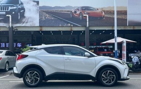 Toyota C-HR I рестайлинг, 2021 год, 2 250 000 рублей, 6 фотография