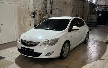 Opel Astra J, 2011 год, 400 000 рублей, 1 фотография