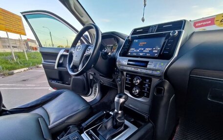 Toyota Land Cruiser Prado 150 рестайлинг 2, 2017 год, 13 фотография