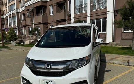 Honda Stepwgn IV, 2016 год, 2 020 000 рублей, 8 фотография
