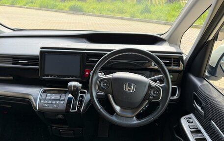 Honda Stepwgn IV, 2016 год, 2 020 000 рублей, 21 фотография
