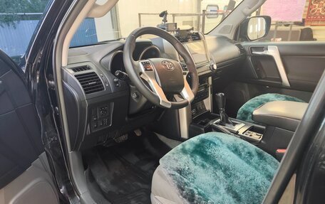 Toyota Land Cruiser Prado 150 рестайлинг 2, 2010 год, 2 300 000 рублей, 13 фотография