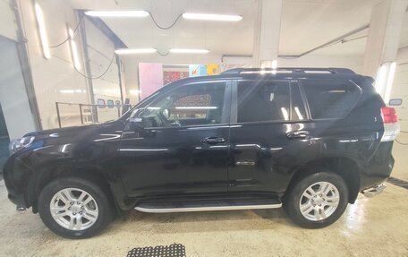 Toyota Land Cruiser Prado 150 рестайлинг 2, 2010 год, 2 300 000 рублей, 2 фотография