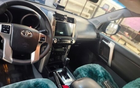Toyota Land Cruiser Prado 150 рестайлинг 2, 2010 год, 2 300 000 рублей, 14 фотография