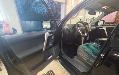Toyota Land Cruiser Prado 150 рестайлинг 2, 2010 год, 2 300 000 рублей, 15 фотография