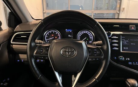 Toyota Camry, 2020 год, 2 875 000 рублей, 10 фотография