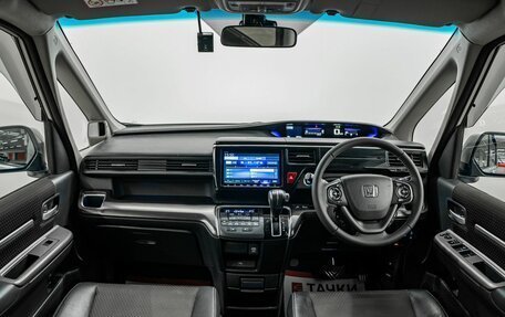 Honda Stepwgn IV, 2018 год, 2 150 000 рублей, 10 фотография