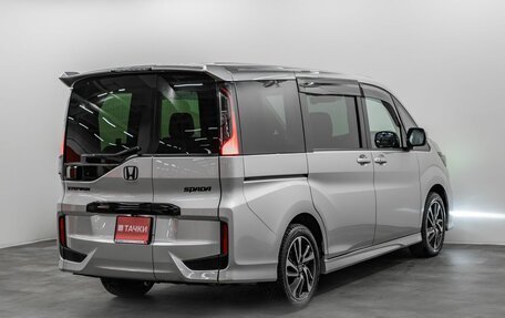 Honda Stepwgn IV, 2018 год, 2 150 000 рублей, 4 фотография