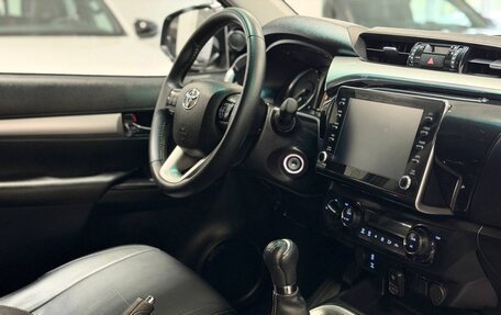 Toyota Hilux VIII, 2022 год, 6 990 000 рублей, 10 фотография