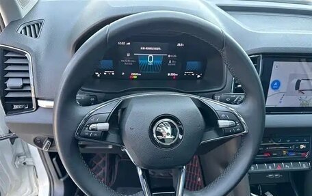 Skoda Karoq I, 2023 год, 2 105 000 рублей, 10 фотография