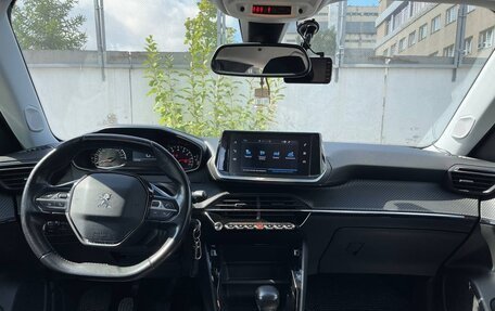 Peugeot 2008 II, 2020 год, 1 300 000 рублей, 11 фотография