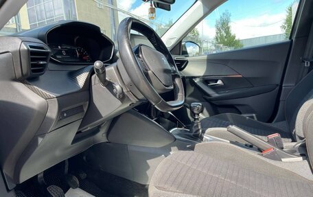 Peugeot 2008 II, 2020 год, 1 300 000 рублей, 10 фотография