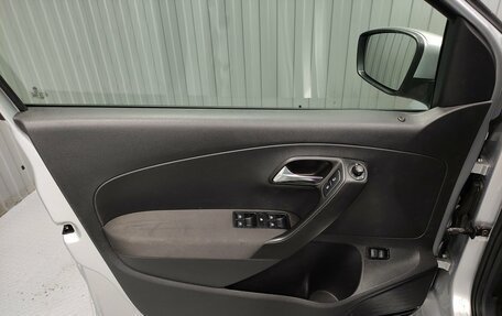 Volkswagen Polo VI (EU Market), 2013 год, 895 000 рублей, 14 фотография