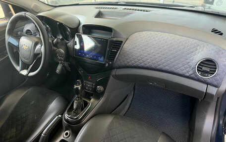Chevrolet Cruze II, 2010 год, 599 000 рублей, 5 фотография