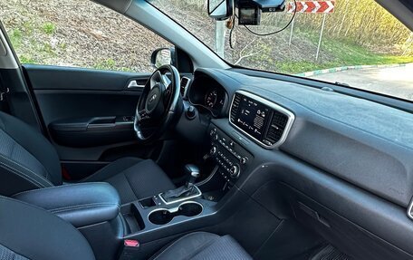 KIA Sportage IV рестайлинг, 2022 год, 2 650 000 рублей, 9 фотография