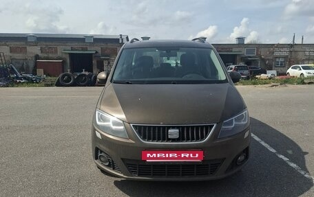 SEAT Alhambra II рестайлинг, 2013 год, 1 250 000 рублей, 6 фотография