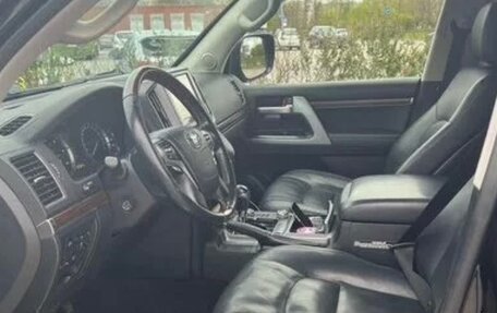 Toyota Land Cruiser 200, 2016 год, 5 000 000 рублей, 26 фотография