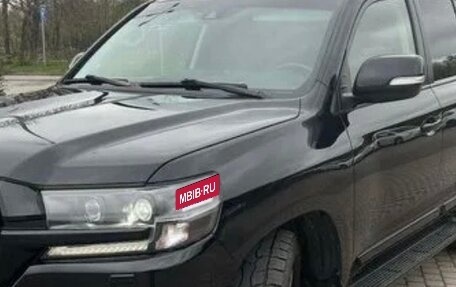 Toyota Land Cruiser 200, 2016 год, 5 000 000 рублей, 29 фотография