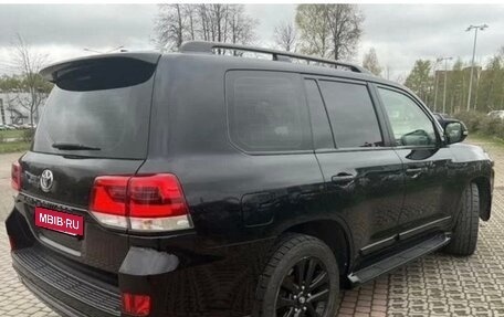 Toyota Land Cruiser 200, 2016 год, 5 000 000 рублей, 28 фотография