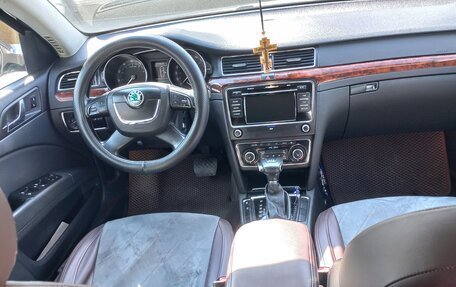 Skoda Superb III рестайлинг, 2011 год, 870 000 рублей, 2 фотография
