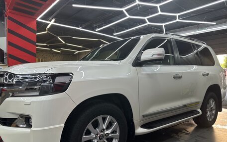 Toyota Land Cruiser 200, 2016 год, 6 700 000 рублей, 3 фотография