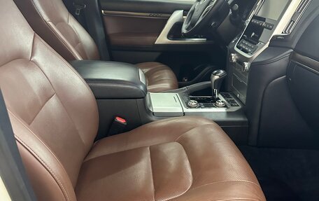 Toyota Land Cruiser 200, 2016 год, 6 700 000 рублей, 17 фотография