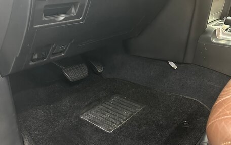 Toyota Land Cruiser 200, 2016 год, 6 700 000 рублей, 25 фотография