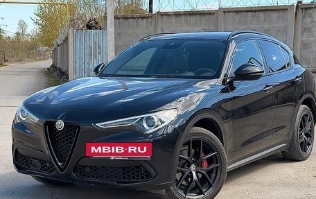 Alfa Romeo Stelvio, 2018 год, 2 749 000 рублей, 2 фотография