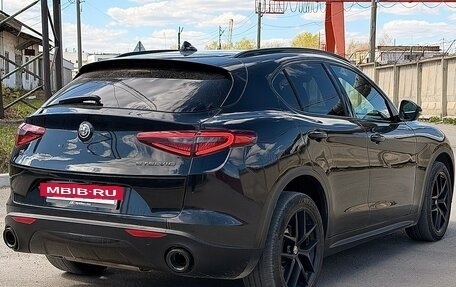 Alfa Romeo Stelvio, 2018 год, 2 749 000 рублей, 5 фотография