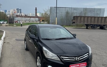 Hyundai Solaris II рестайлинг, 2015 год, 700 000 рублей, 1 фотография