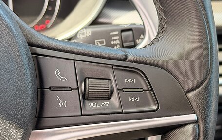 Alfa Romeo Stelvio, 2018 год, 2 749 000 рублей, 15 фотография