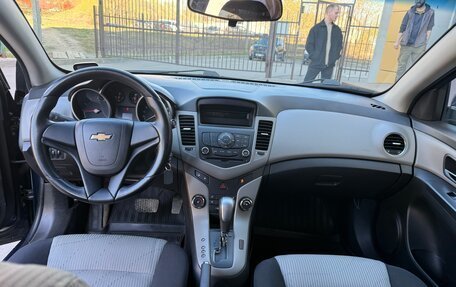 Chevrolet Cruze II, 2011 год, 690 000 рублей, 10 фотография