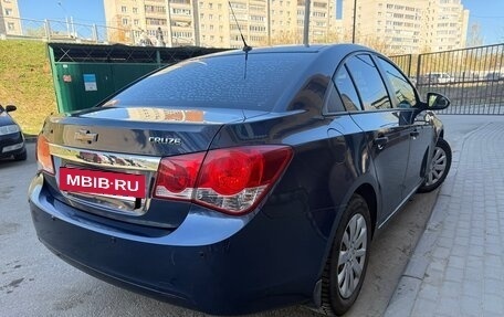 Chevrolet Cruze II, 2011 год, 690 000 рублей, 3 фотография