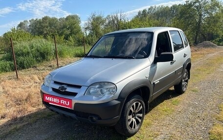 Chevrolet Niva I рестайлинг, 2011 год, 450 000 рублей, 2 фотография