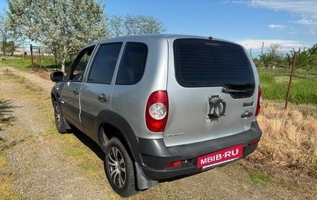 Chevrolet Niva I рестайлинг, 2011 год, 450 000 рублей, 3 фотография