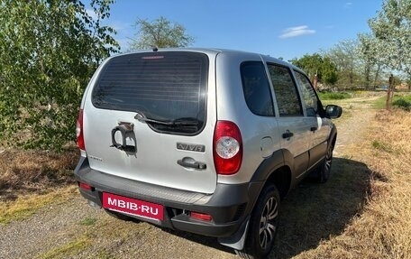 Chevrolet Niva I рестайлинг, 2011 год, 450 000 рублей, 4 фотография