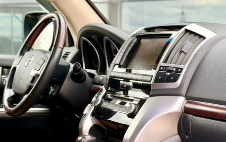 Toyota Land Cruiser 200, 2015 год, 3 399 000 рублей, 31 фотография