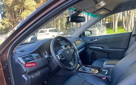 Toyota Camry, 2017 год, 2 224 000 рублей, 10 фотография