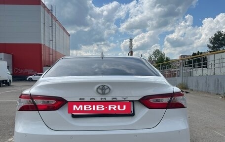 Toyota Camry, 2021 год, 2 500 000 рублей, 3 фотография
