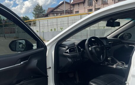 Toyota Camry, 2021 год, 2 500 000 рублей, 8 фотография