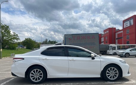 Toyota Camry, 2021 год, 2 500 000 рублей, 4 фотография