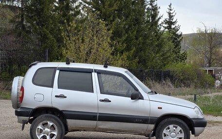 Chevrolet Niva I рестайлинг, 2004 год, 260 000 рублей, 5 фотография