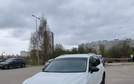 Volkswagen Tiguan II, 2018 год, 2 100 000 рублей, 2 фотография
