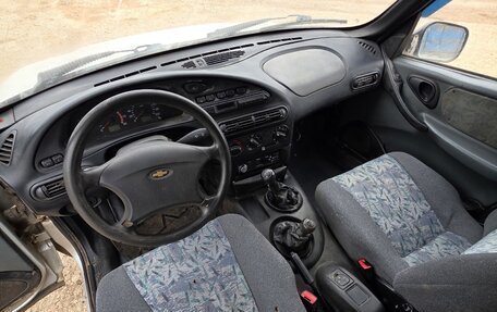 Chevrolet Niva I рестайлинг, 2004 год, 260 000 рублей, 11 фотография