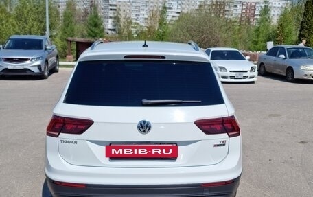 Volkswagen Tiguan II, 2018 год, 2 100 000 рублей, 4 фотография