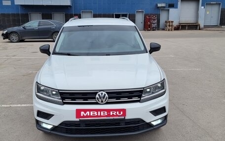 Volkswagen Tiguan II, 2018 год, 2 100 000 рублей, 11 фотография