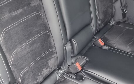 Volkswagen Tiguan II, 2018 год, 2 100 000 рублей, 17 фотография