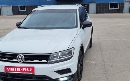 Volkswagen Tiguan II, 2018 год, 2 100 000 рублей, 13 фотография
