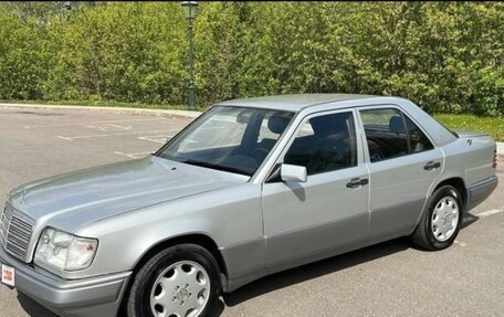 Mercedes-Benz E-Класс, 1994 год, 1 570 000 рублей, 3 фотография